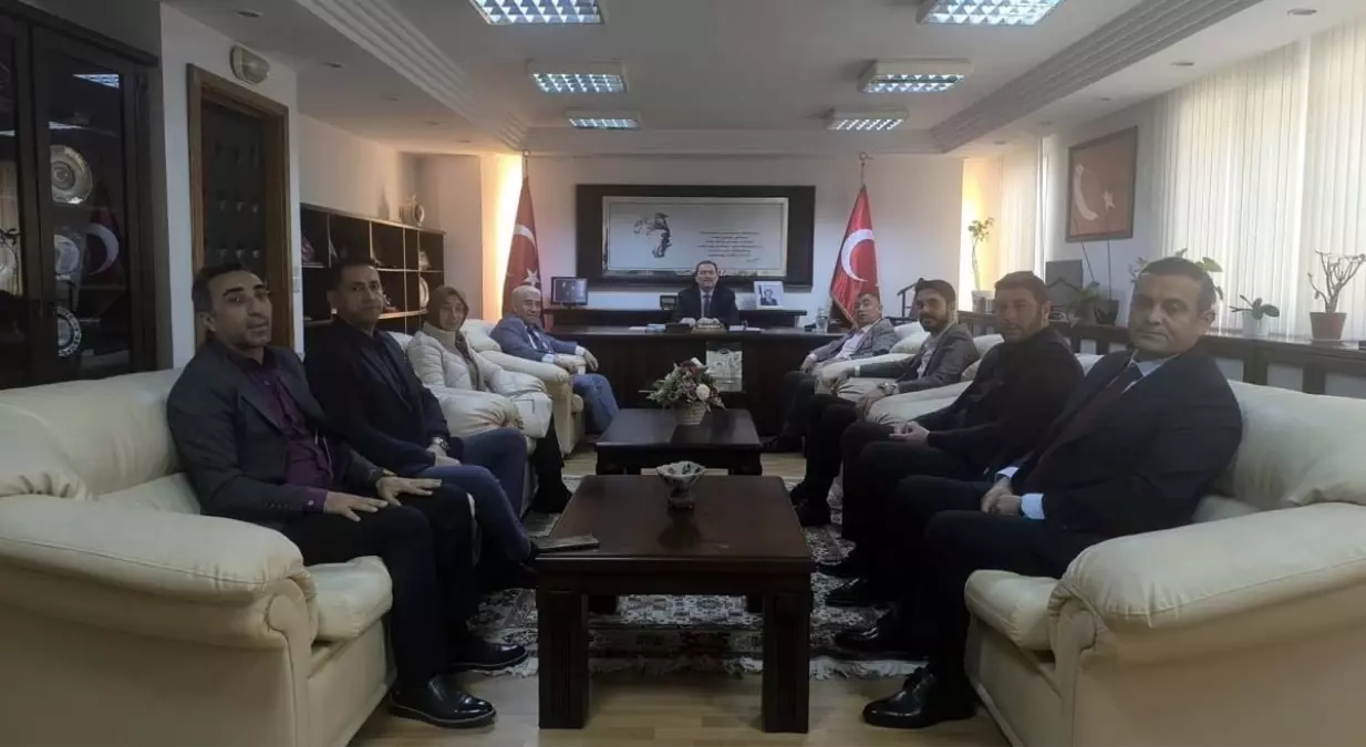 Çorumlu İş İnsanları Platformu Kaymakam'ı Ziyaret Etti