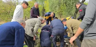 Adana'da Çiftçi Çapa Makinesine Ayağını Kaptırdı