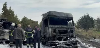 Adana'da Devrilen Tanker Yangını Kısa Sürede Kontrol Altına Alındı