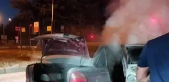 Elazığ'da Seyir Halindeki Araçta Yangın