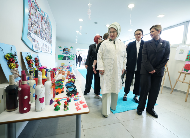 Emine Erdoğan and Zelenska visited war-affected children