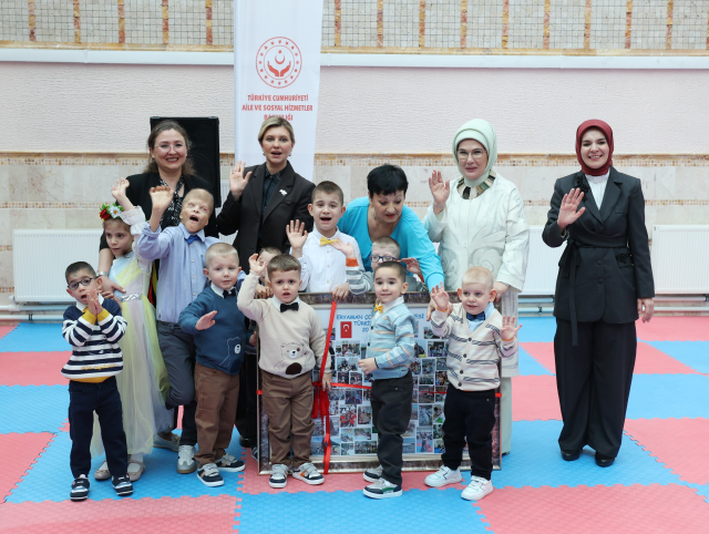 Emine Erdoğan and Zelenska visited war-affected children