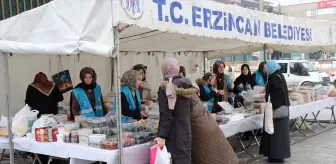 Erzincan'da Hayır Çarşısı Depremzedelere Destek Olmak İçin Açıldı