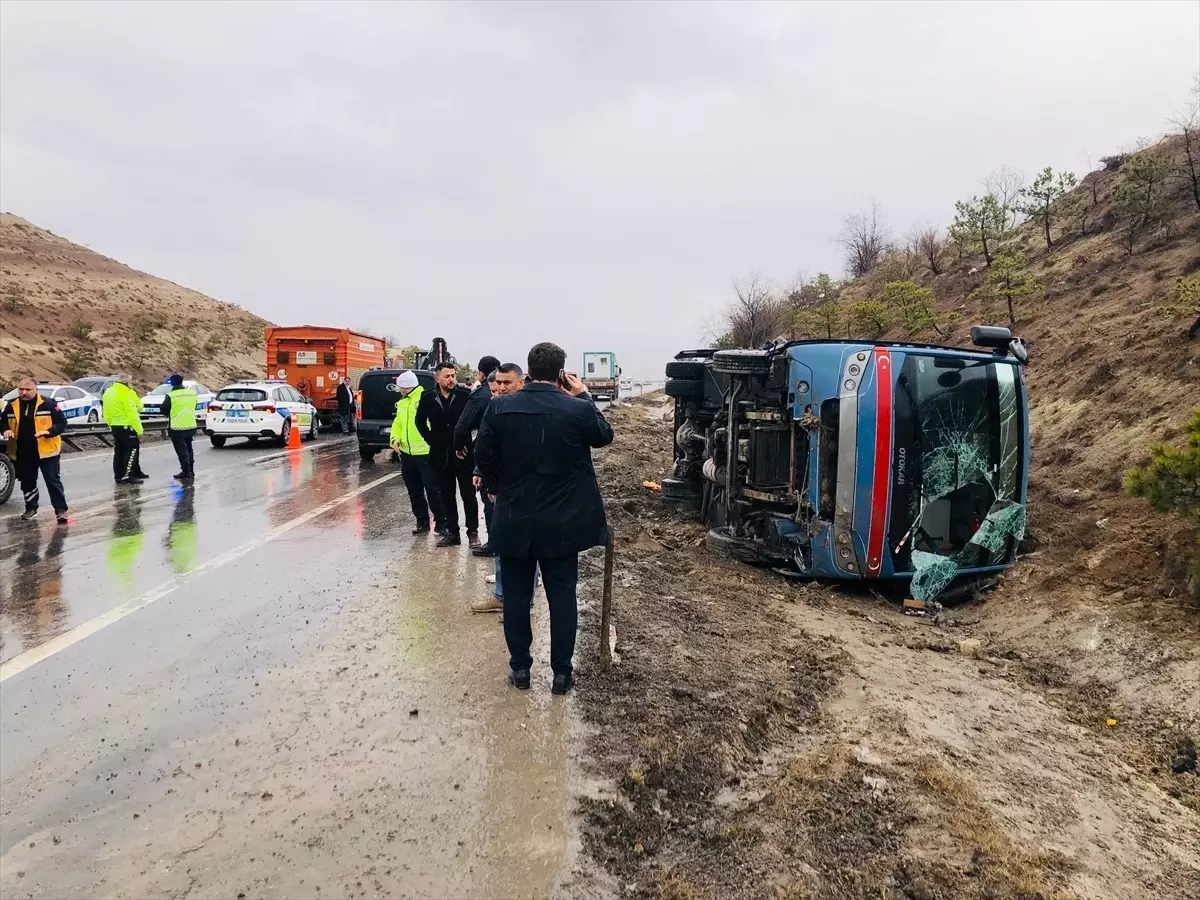 Kırıkkale'de Cezaevi Ring Aracının Devrilmesi: 9 Yaralı