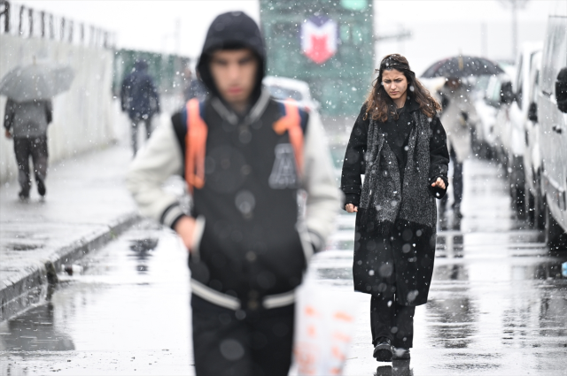 Snow alert issued! While students in Istanbul are expecting a holiday, an announcement came from the governor