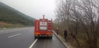 Manisa'da Dereye Devrilen Otomobilin Sürücüsü Yaralandı