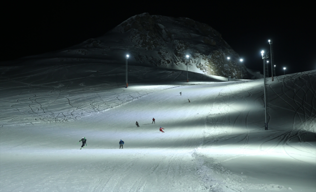 The night skiing season has started in Mergabütan