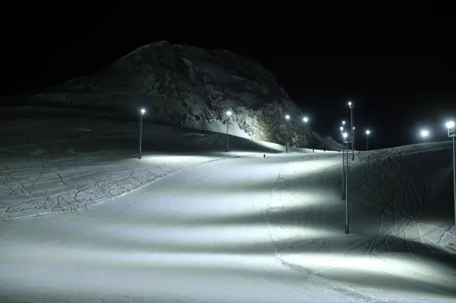 The night skiing season has started in Mergabütan