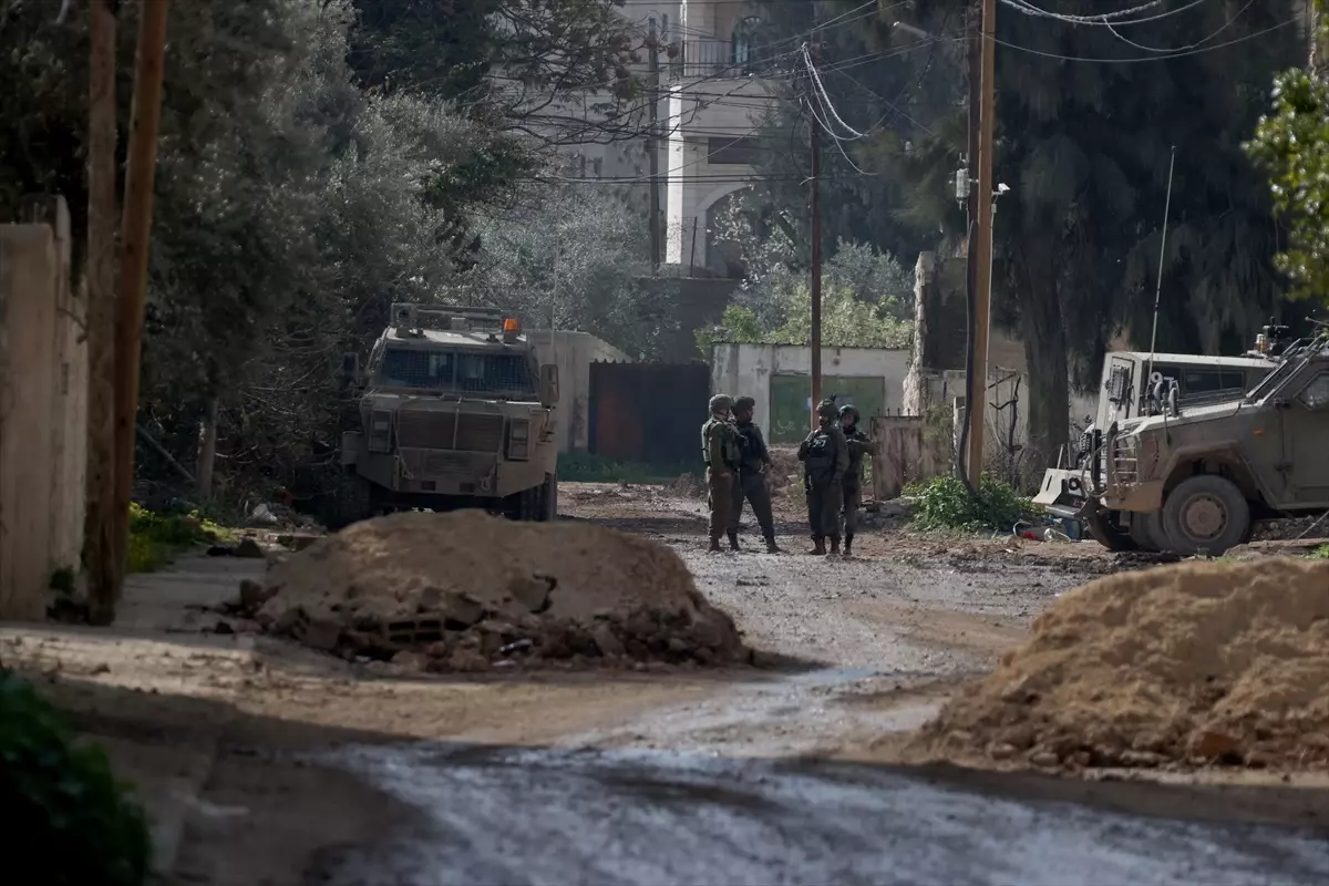 Cenin Mülteci Kampı'nda Filistinli Aileler Direniş Gösteriyor