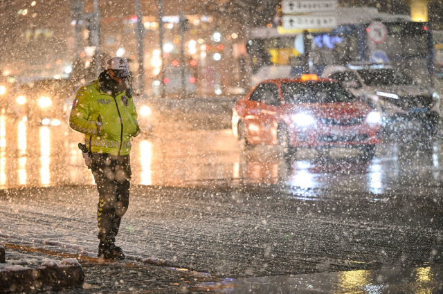 Snowfall is effective in Ankara