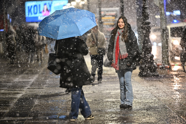 Snowfall is effective in Ankara