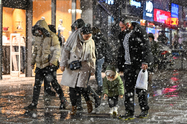 Snowfall is effective in Ankara