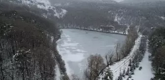 Karagöl Tabiat Parkı'nda Kar Yağışı Etkili Oldu