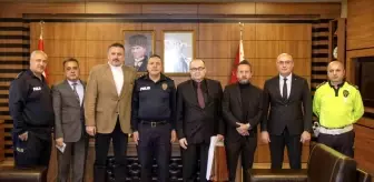 Bilecik Emniyet Müdürü, Emekli Personele Plaket Takdim Etti