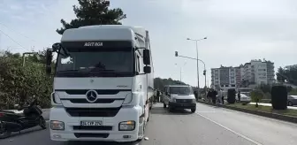 Hatay'da Park Halindeki Tıra Çarpan Otomobilin Sürücüsü Hayatını Kaybetti