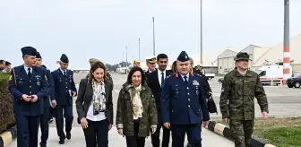 İspanyol Savunma Bakanı Robles, İncirlik Üssü'nü Ziyaret Etti