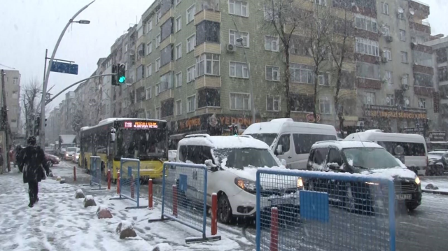 Life in Istanbul has come to a standstill! Traffic congestion reached 90%