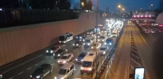 İstanbul'da trafik yoğunluğu yaşanıyor