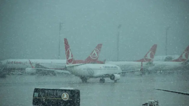 The snowstorm hit Istanbul! Heavy snow is falling in many districts