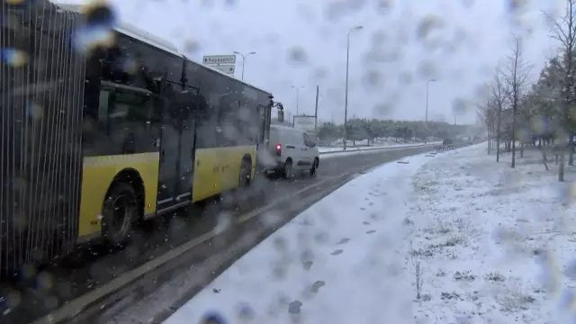 The snowstorm hit Istanbul! Heavy snow is falling in many districts