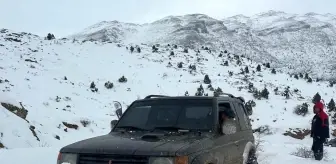 Offroad Tutkunları Konya'nın Bozkır İlçesinde Karla Kaplı Yollarda Eğlendi