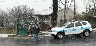 Arnavutköy'de Elektrik Kablolarında Patlama: Cadde Trafiğe Kapandı