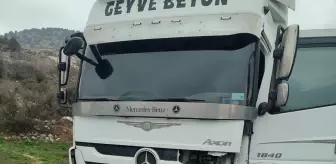 Bilecik'te Hafif Ticari Araç ve Beton Mikserinin Çarpıştığı Kaza: 1 Yaralı