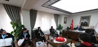 Vali Çiçekli, Başarılı Sporcuları Ödüllendirdi