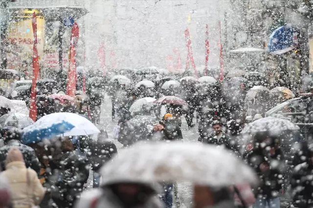 This was a rehearsal, a blizzard is expected in Istanbul! Here is the hourly weather report