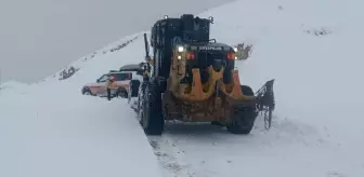 Hasta Taşıyan Ambulans Kara Saplandı