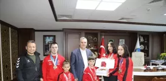 Başkan Baki Demirbaş'ın Doğum Günü Sporcular Tarafından Kutlandı