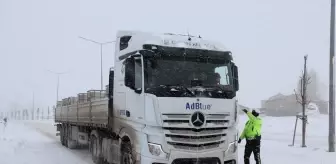 Erzurum'da Kar ve Tipi Ulaşımı Olumsuz Etkiliyor