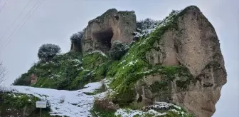 Tekkeköy Mağaraları Karla Kaplandı, Doğaseverler Eğlencenin Tadını Çıkarıyor