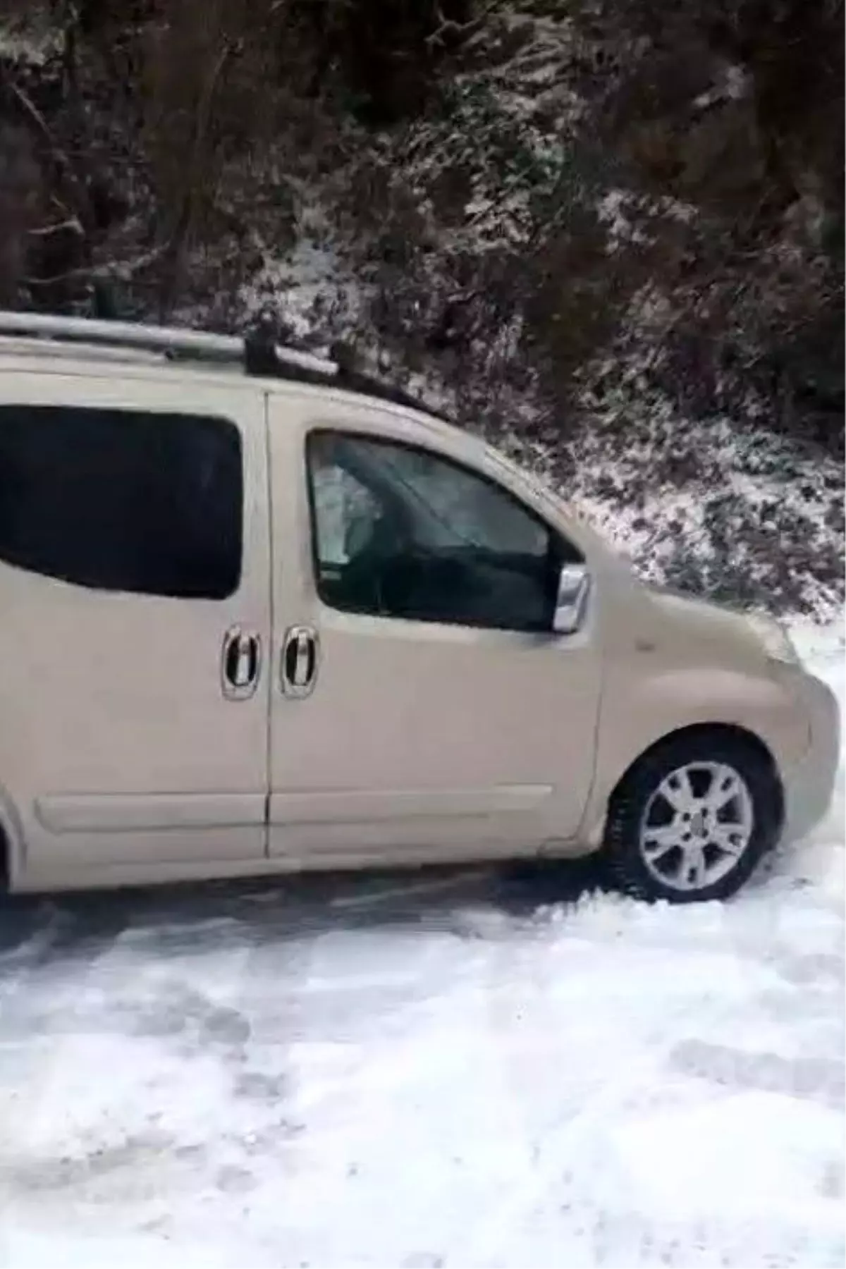 Kastamonu'da Etkili Kar Yağışı Sürücülere Zor Anlar Yaşattı