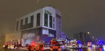 Kayseri'de Mobilya Mağazası Deposunda Yangın