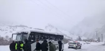 Tunceli'de Yoğun Kar Nedeniyle 29 Kişi Mahsur Kaldı, Jandarma Kurtardı