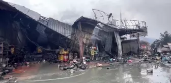 Bursa'da Sanayi Sitesinde Yangın: 3 Dükkan Küle Döndü