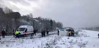 Bartın'da UMKE Aracı Buzlu Yolda Devrildi: 1 Yaralı