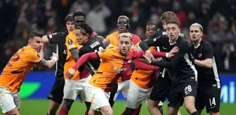 Bütün ülke Galatasaray-AZ Alkmaar maçını konuşuyor