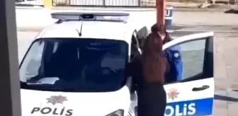 Erzincan'da Öğrenciler, Polis Aracından Şarkı Söyledi