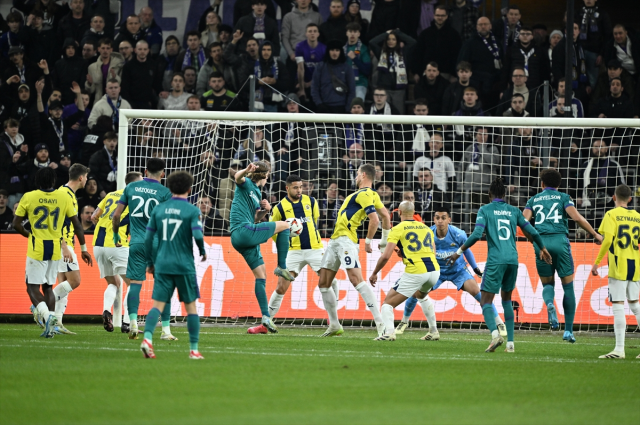 Fenerbahçe, UEFA Avrupa Ligi'nde son 16'ya kaldı