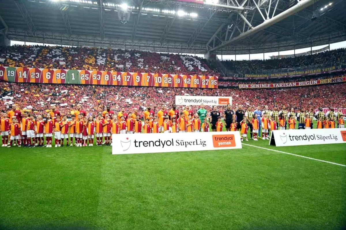 Galatasaray - Fenerbahçe Derbisi Dünya Çapında Canlı Yayınlanacak
