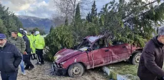 Erdek'te Çalıntı Kamyonetle Kaza Yapan Şüpheli Kaçtı