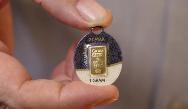 Çeyrek altın fiyatları bugün ne kadar? 1 Gram altın kaç TL? 22 Şubat 2025 canlı altın fiyatları!