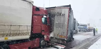 Samsun'da Zincirleme Trafik Kazası: 4 Tır ve 1 Minibüs Karıştı