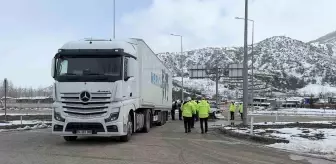 Tokat'ta Tır ve Otomobil Çarpışması: 1 Ölü, 2 Yaralı