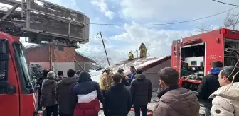 Beykoz'da Müstakil Evde Çatı Yangını Kontrol Altına Alındı