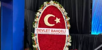 Bahçeli AK Parti kongresine çelenk gönderdi! Mesaj çiçeklerin sayısında gizli