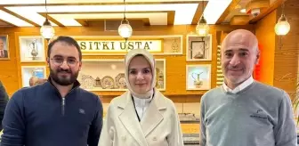 Bakan Göktaş, Meşhur Kadayıfçı Sıtkı Usta'yı Ziyaret Etti