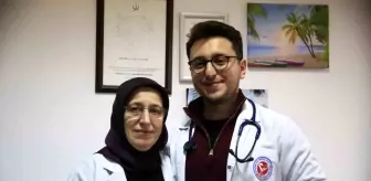 Anne ve Oğlu Aynı Aile Sağlığı Merkezi'nde Mesai Yapıyor